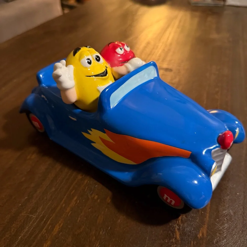 VTG M&M'S Ceramic Car Candy Dish - Red & Yellow M&M Figures